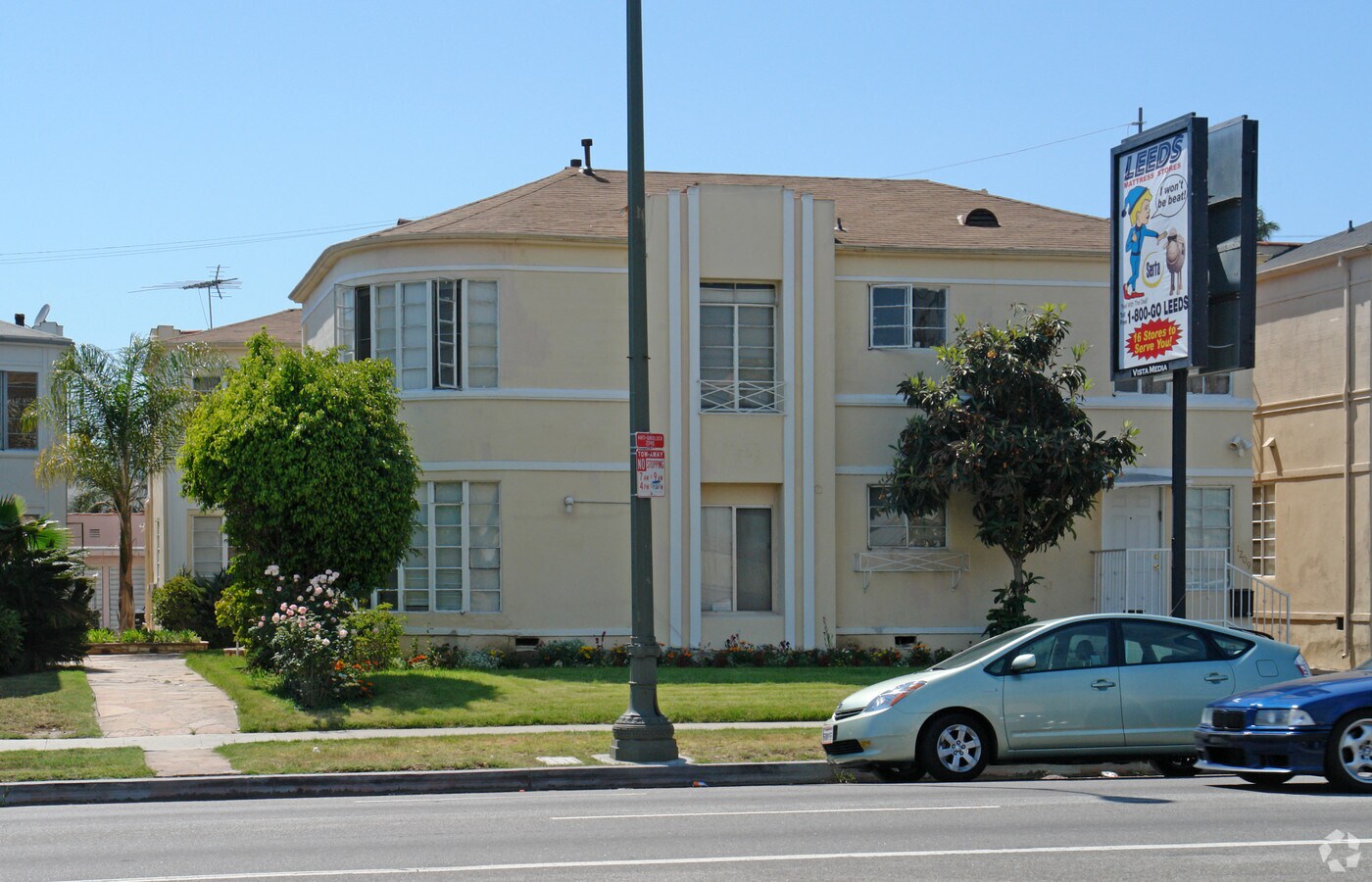 Photo - 1209-1213 S La Cienega Blvd Apartments