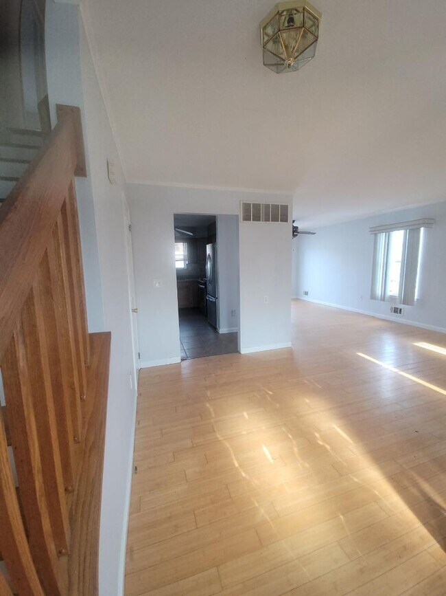 Photo - 1 Sunnydale Ct