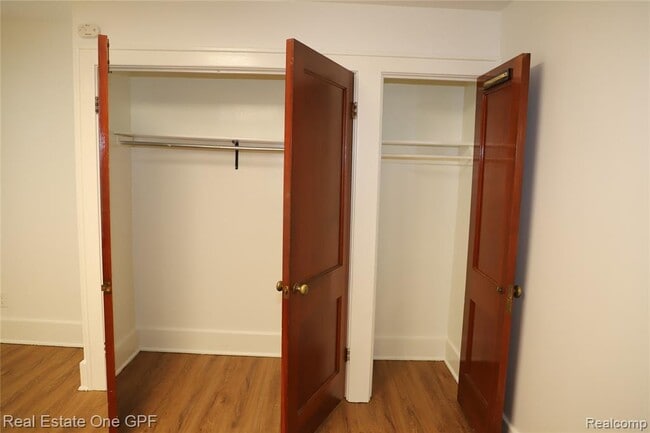 Photo - 271 W Maple Rd Unit 4