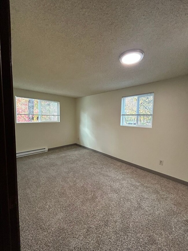 Photo - (946) 2780-B - Beautiful Updated 2-bedroom... Unit 2780 B