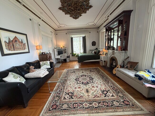 Apt 4 Living Room