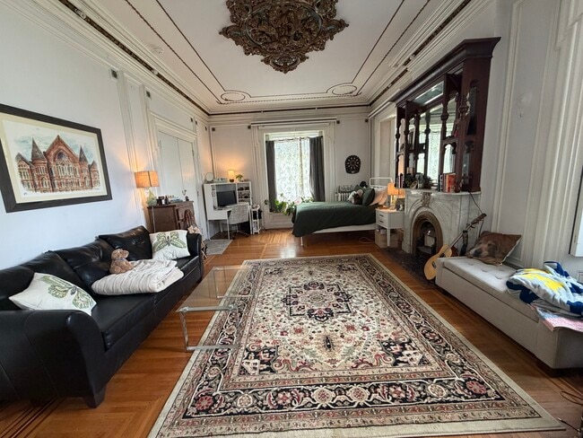 Apt 4 Living Room - 208 N Division St