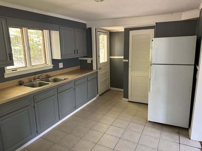 Photo - 17674 1/2 Lakewood Avenue