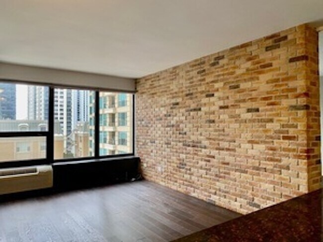 Photo - 30 E Huron St Condo