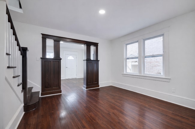 Photo - 512 Brown St