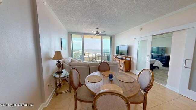 Photo - 2060 Beach Blvd Unidad 1407