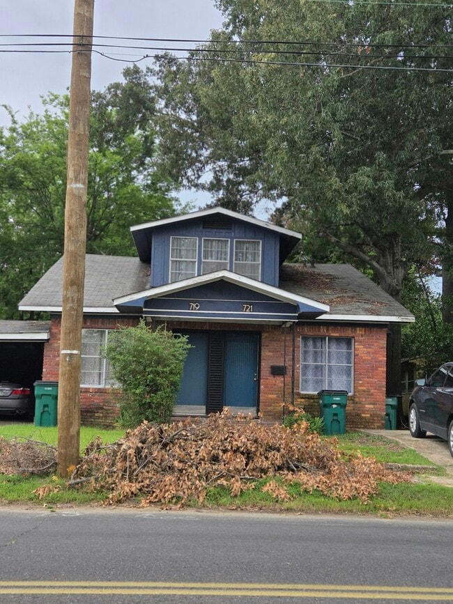 Building Photo - 719 W Faulkner St