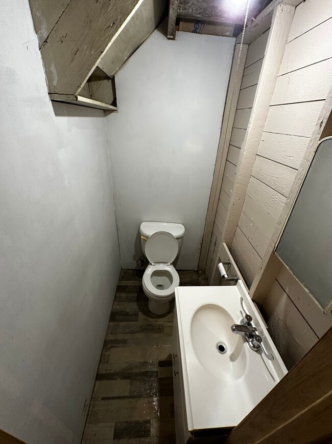 Photo - 305 S Western Ave