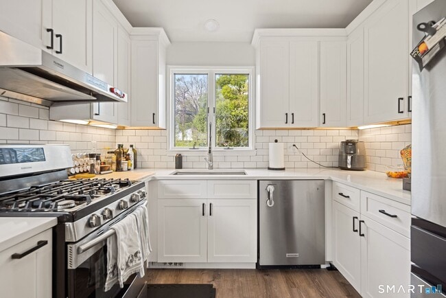 Building Photo - 39 Brightwood Ln