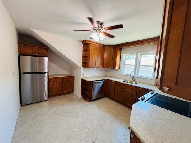 Photo - 75 Elm Ave