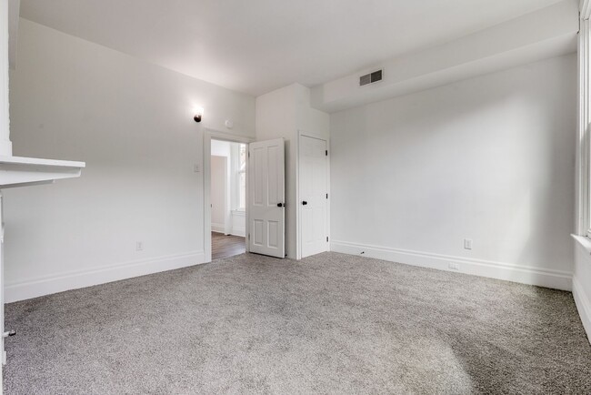 2637 S 18th St Unit 2