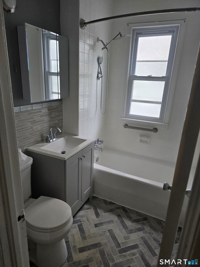 25 Curtin St Unit 1
