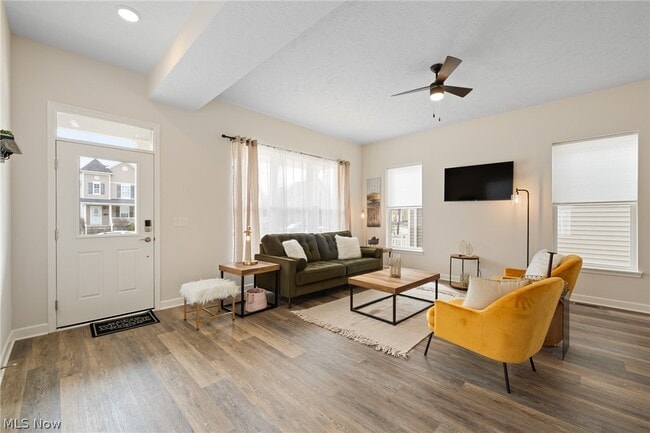 Photo - 2250 E 100th St