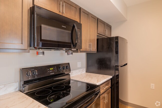 1BR, 1BA - 640SF - Kitchen