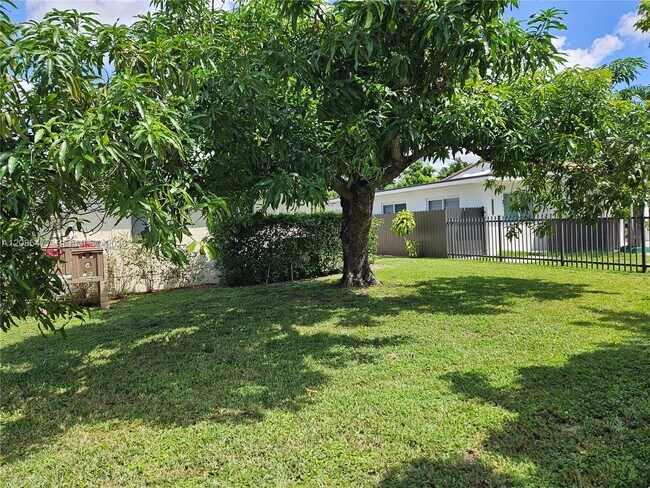 Photo - 145 SW 60th Ct