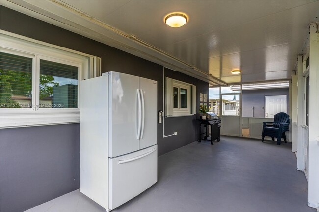 Photo - 1430 NE 11th St