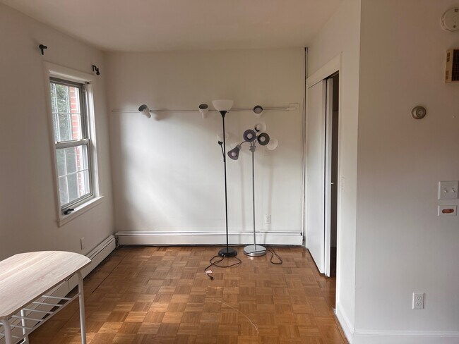 Building Photo - 2 Melrose St Unit #3 Rental