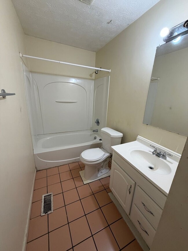 Photo - Large 3 bedroom 1 bath