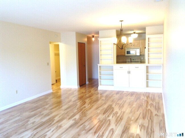 Photo - 1220 Whitney Ave Unit 2D