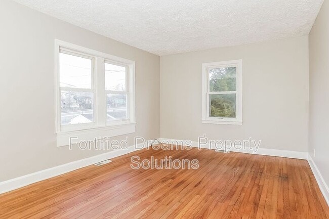 Photo - 401 Gregory St SW