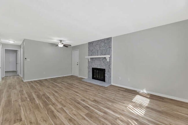 Photo - 2025-2027 N. Rosewood Ct. Unit 2027 N. Rosewood Ct.