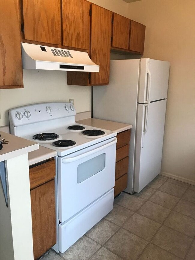 Photo - Great Value Townhome, 4 beds + attached ga...