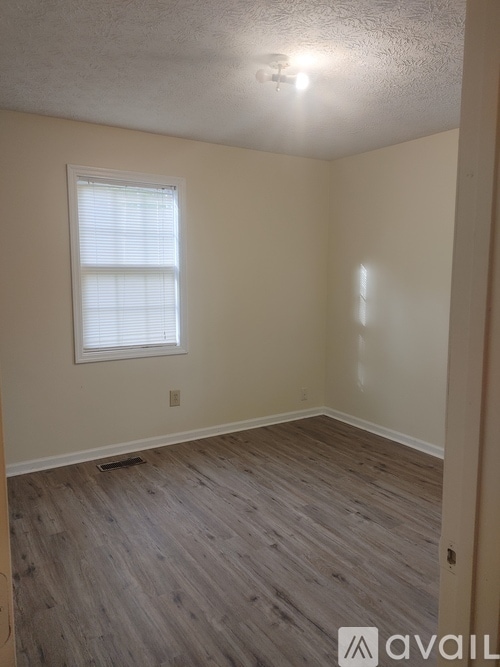 Photo - 464 Bussey Ave