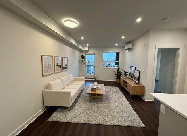 Photo - 5382-200 200 St