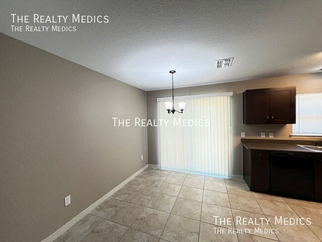 Photo - 16147 SW 17th Ave