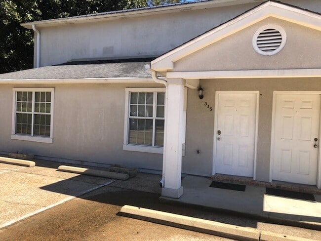 Photo - 623 N Gloster St