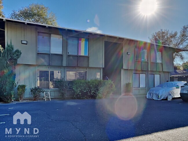 Photo - 2336 Villanova Cir Unit 8