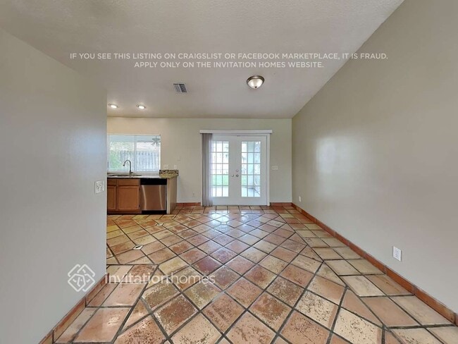 Photo - 6229 Ungerer St