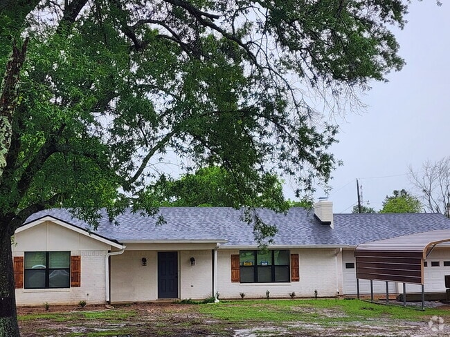 Building Photo - 495 Crittenden Rd Rental