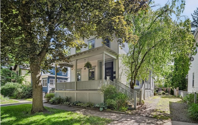 Photo - 213 Park Pl