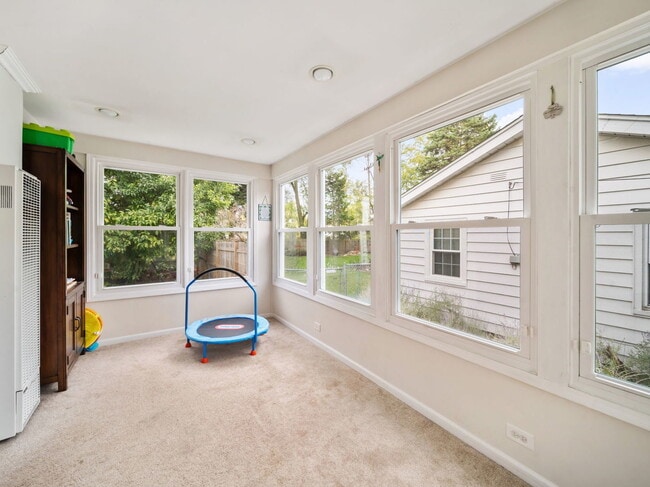 Photo - 122 E Crescent Ave