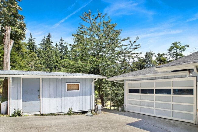 Photo - Preleasing Now! Available early August! 7 Bed, 2.5 Bath House!