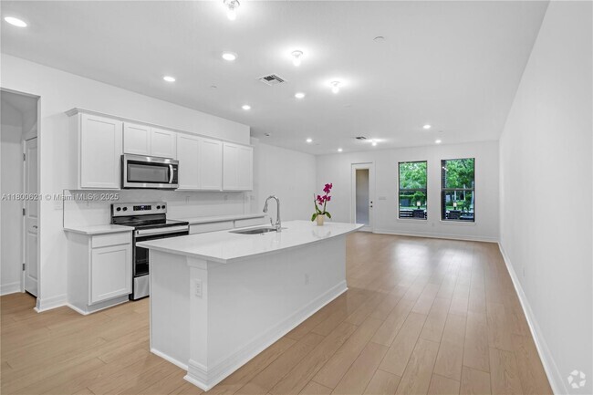 Building Photo - 8353 NW 7th Pl Rental