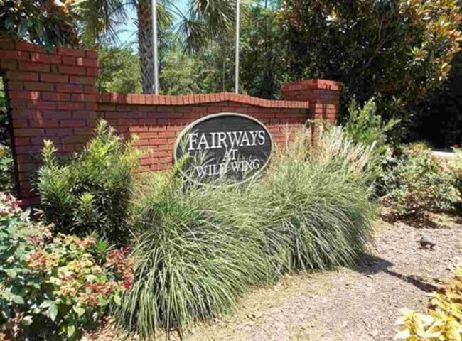 Photo - 3 Bedroom/2.5 Bath Townhome with garage in Wild Wing!