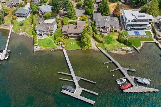 Photo - 4Bd/2.25Ba Bellevue House