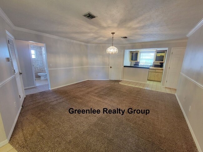 Photo - Large 3 Bed/2Bath/2 Car Garage Home in Port Richey- 1914 sqft!