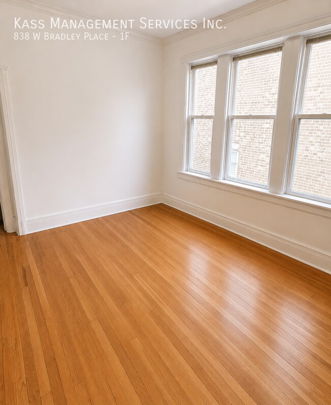838 W Bradley Pl Unit 1F