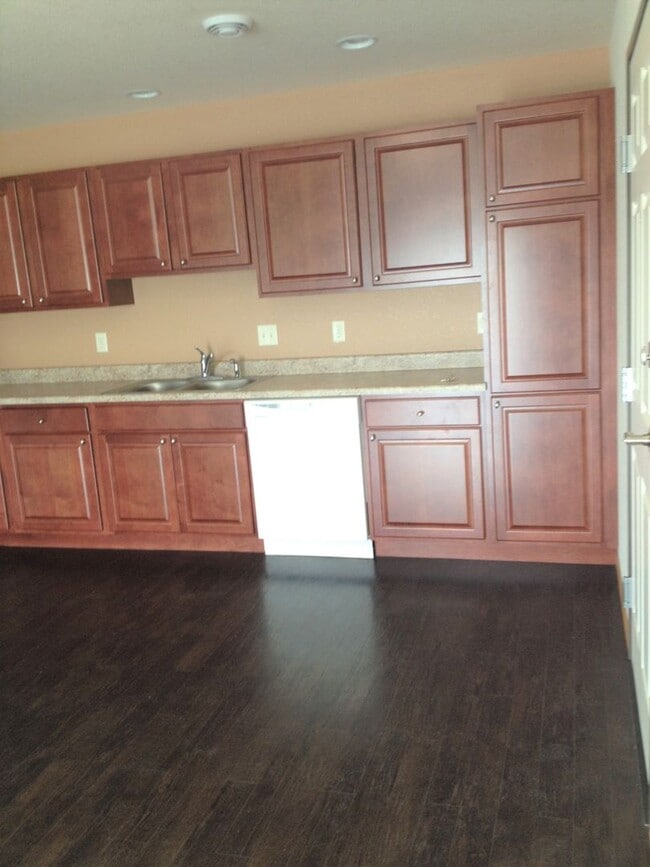 Photo - Upper 2bd / 1ba Apartment + Single stall detached garage Unit 513#7