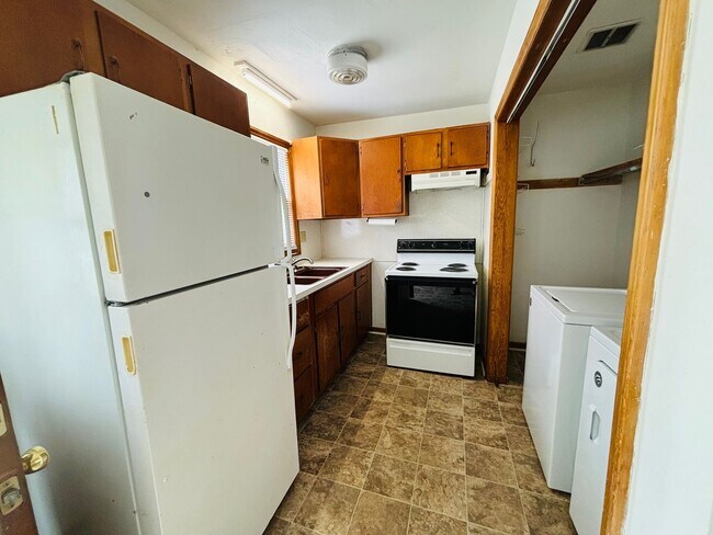 106 Lucas Dr