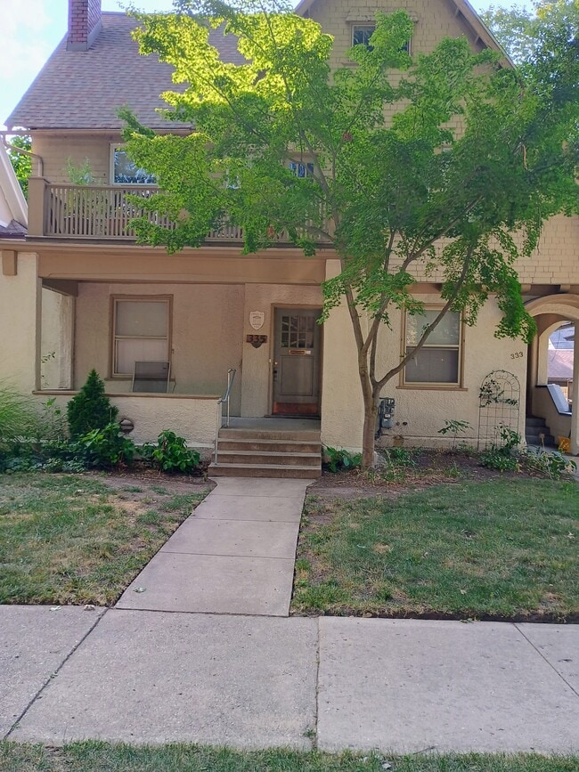 Photo - 335 Morris Ave SE