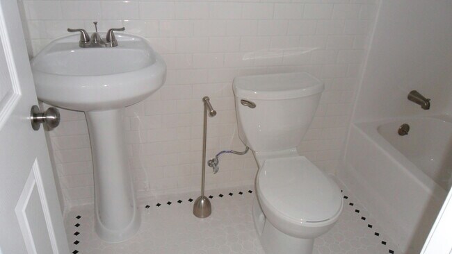 Photo - 909 N Poinsettia Pl Unit A