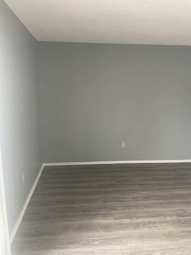 Photo - 25 E Elmwood Ave