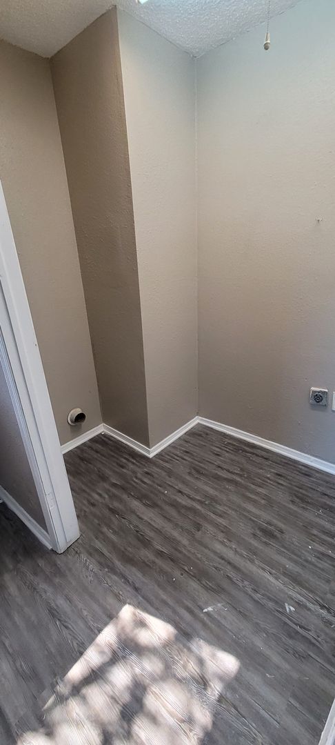 Photo - Charming 5 Bedroom House