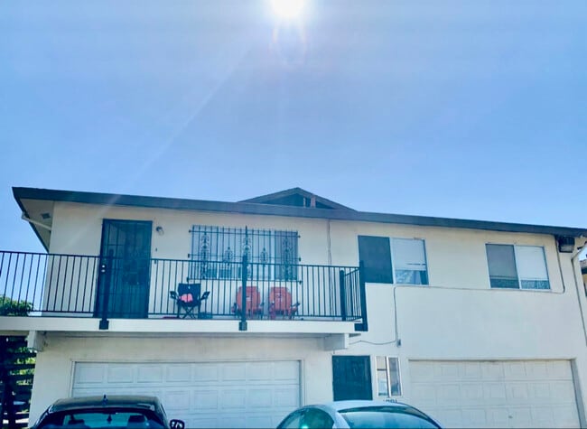 Photo - 1331 Pinetree Dr Unit 4