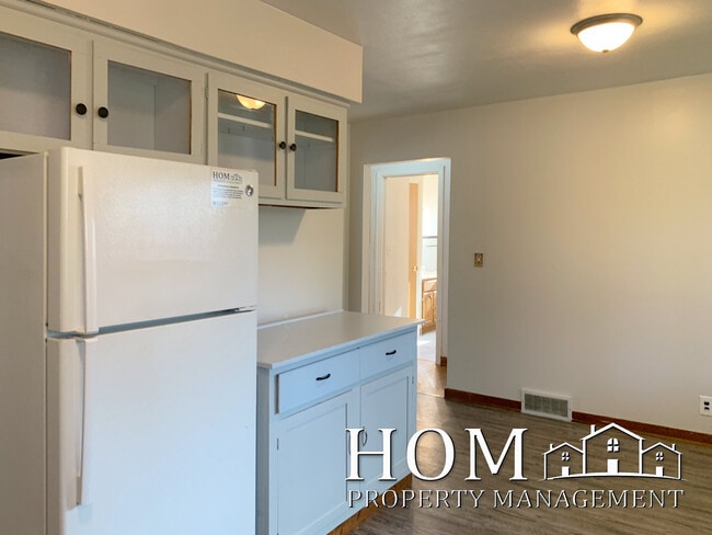 Photo - 335 Dolph Rd