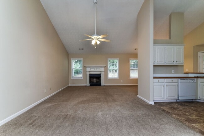 Photo - 3600 Biltmore Oaks Dr SE